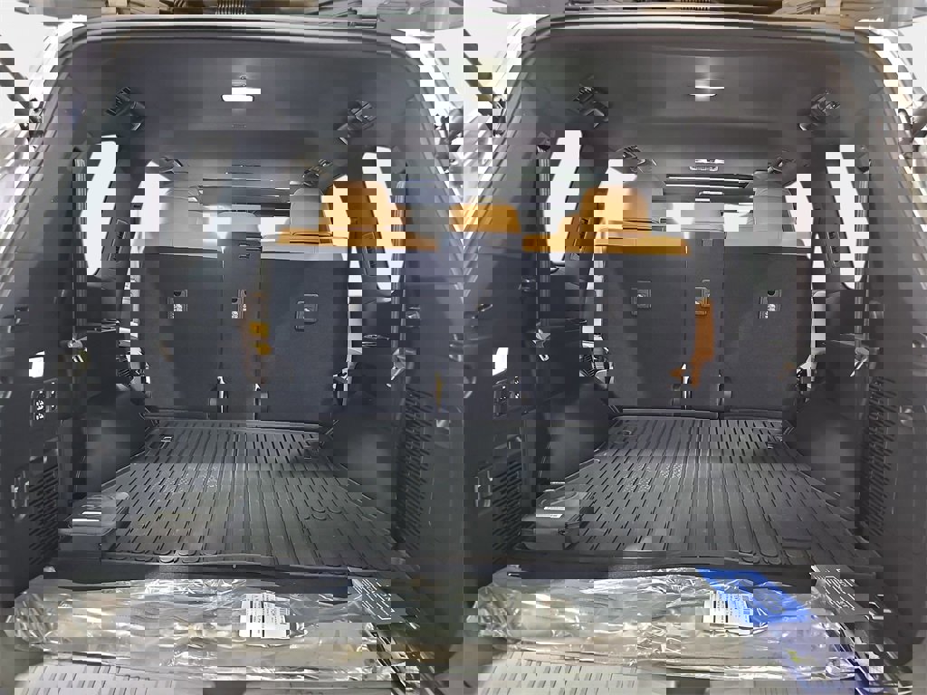 New 2026 Lexus LX 600 4WD w/ Luxury Package image 12