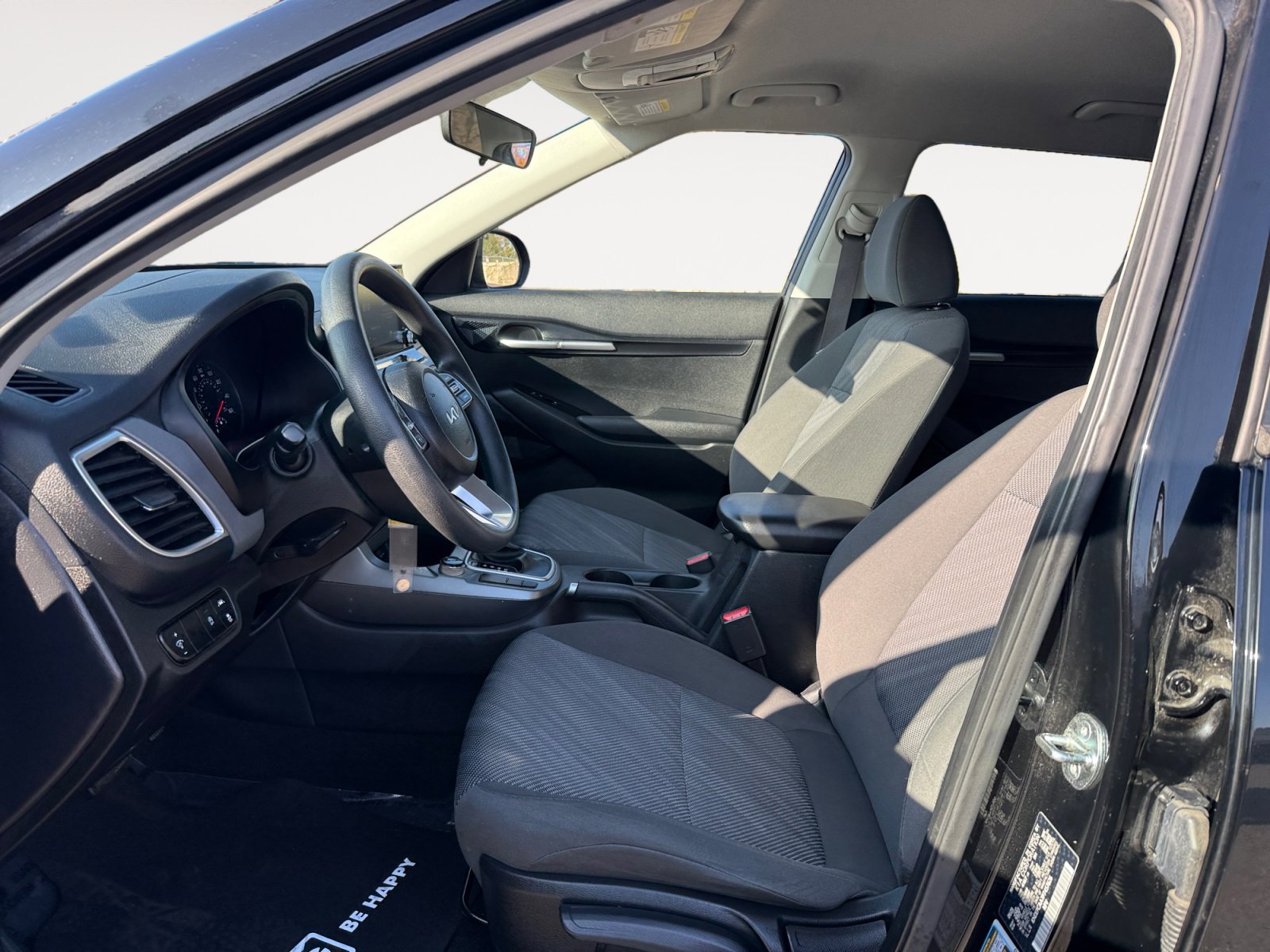 Used 2023 Kia Seltos LX image 10