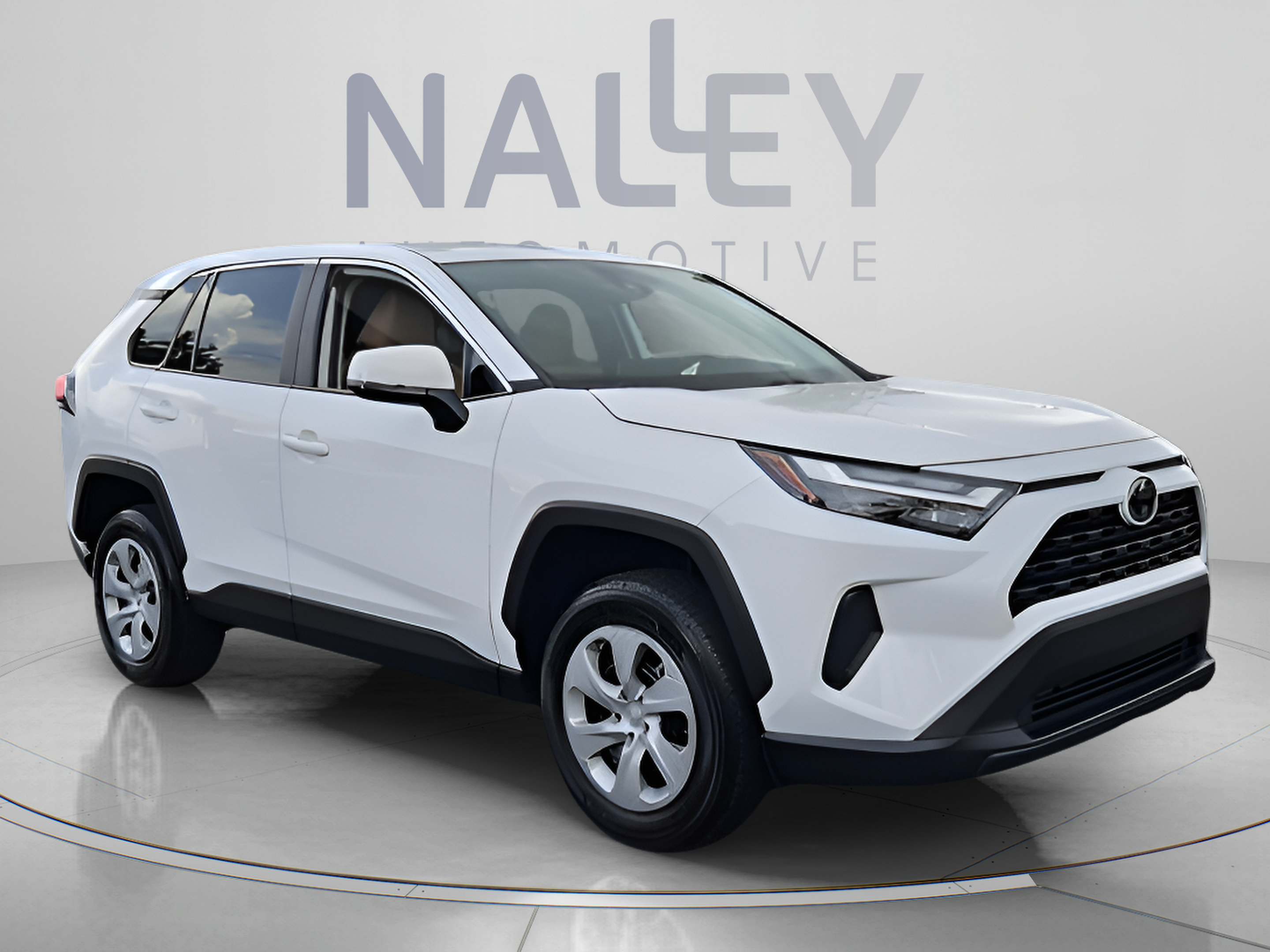 Used 2024 Toyota RAV4 LE FWD image 7