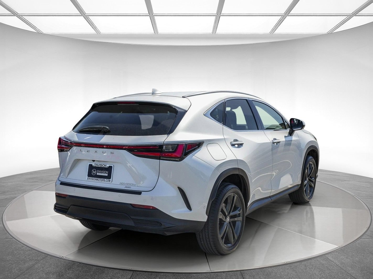 Used 2025 Lexus NX 450h+ AWD w/ Towing Package (2000 Lbs) image 4