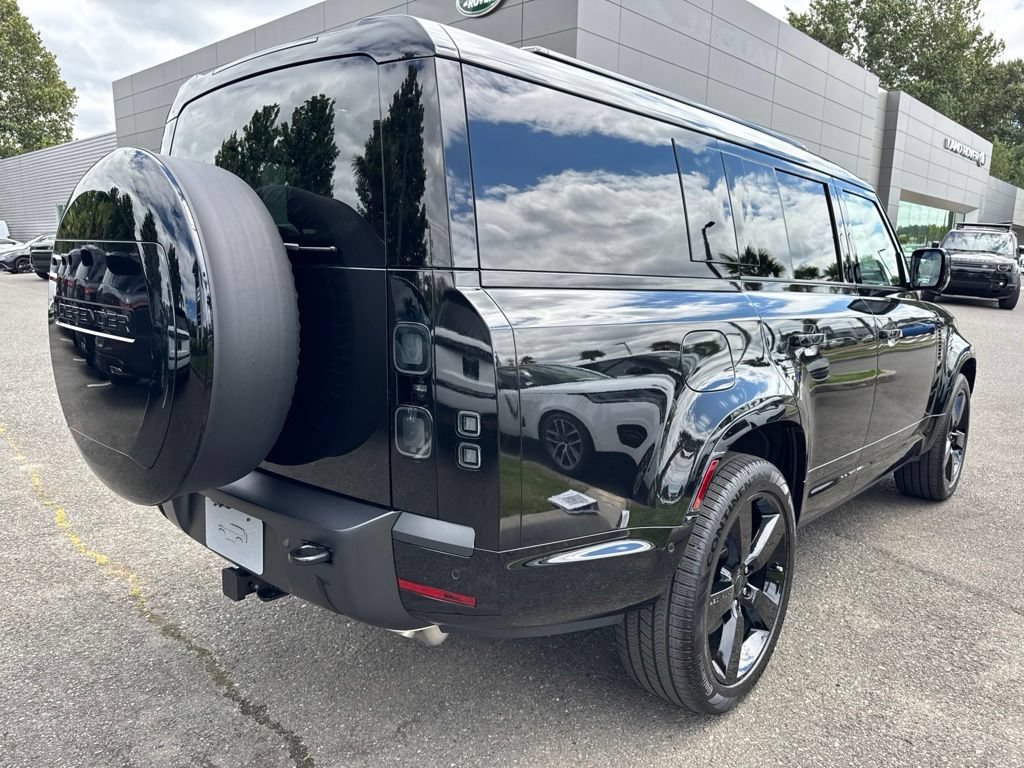 New 2026 Land Rover Defender 130 X-Dynamic SE AWD/4WD image 7