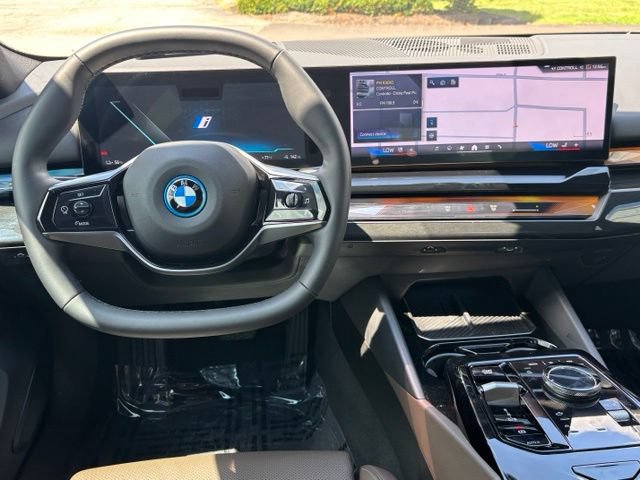 Used 2024 BMW i5 eDrive40i w/ Premium Package RWD image 21