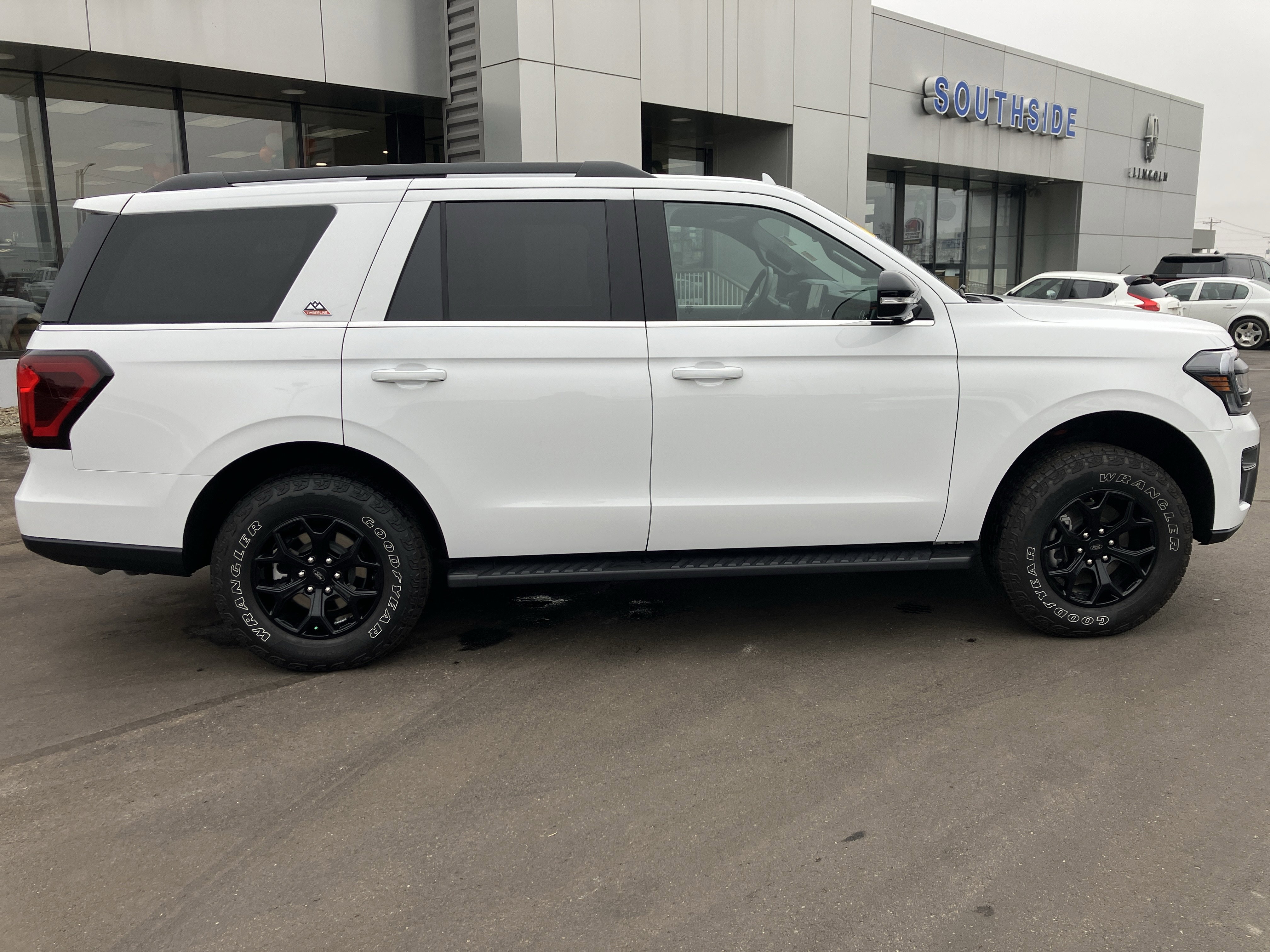 Used 2024 Ford Expedition Timberline image 8