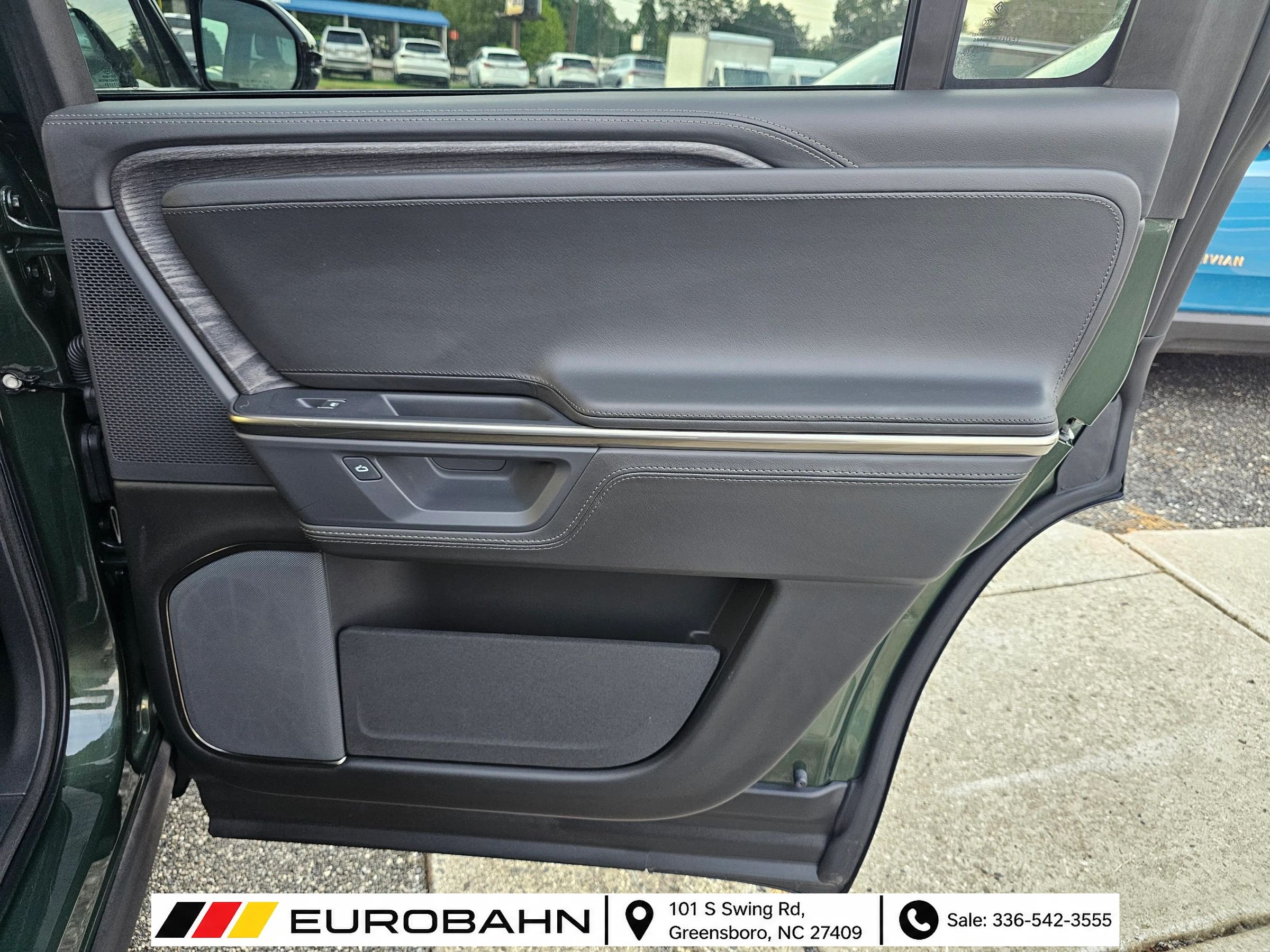 Used 2025 Rivian R1S Adventure Dual AWD/4WD image 29