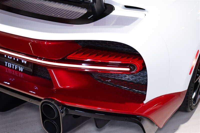 Used 2024 Bugatti Chiron Super Sport AWD/4WD image 45