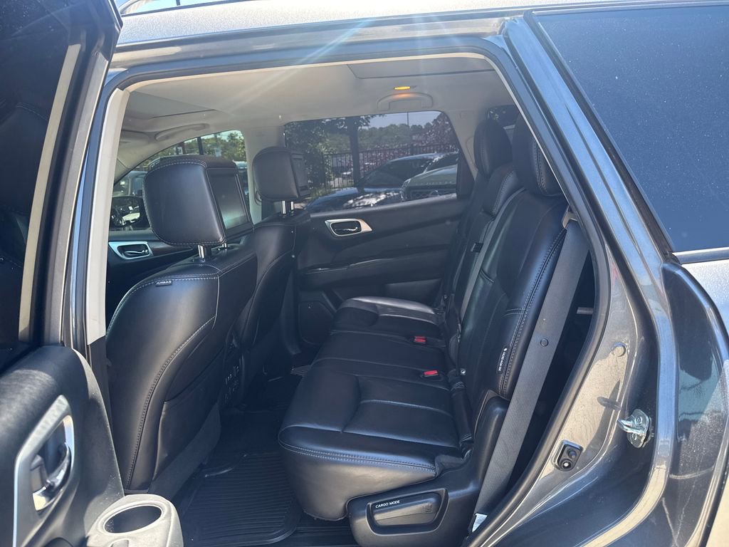 Used 2019 Nissan Pathfinder Platinum AWD/4WD image 25