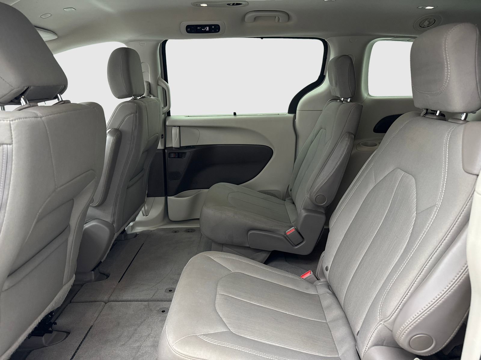 Used 2021 Chrysler Pacifica Touring FWD image 39