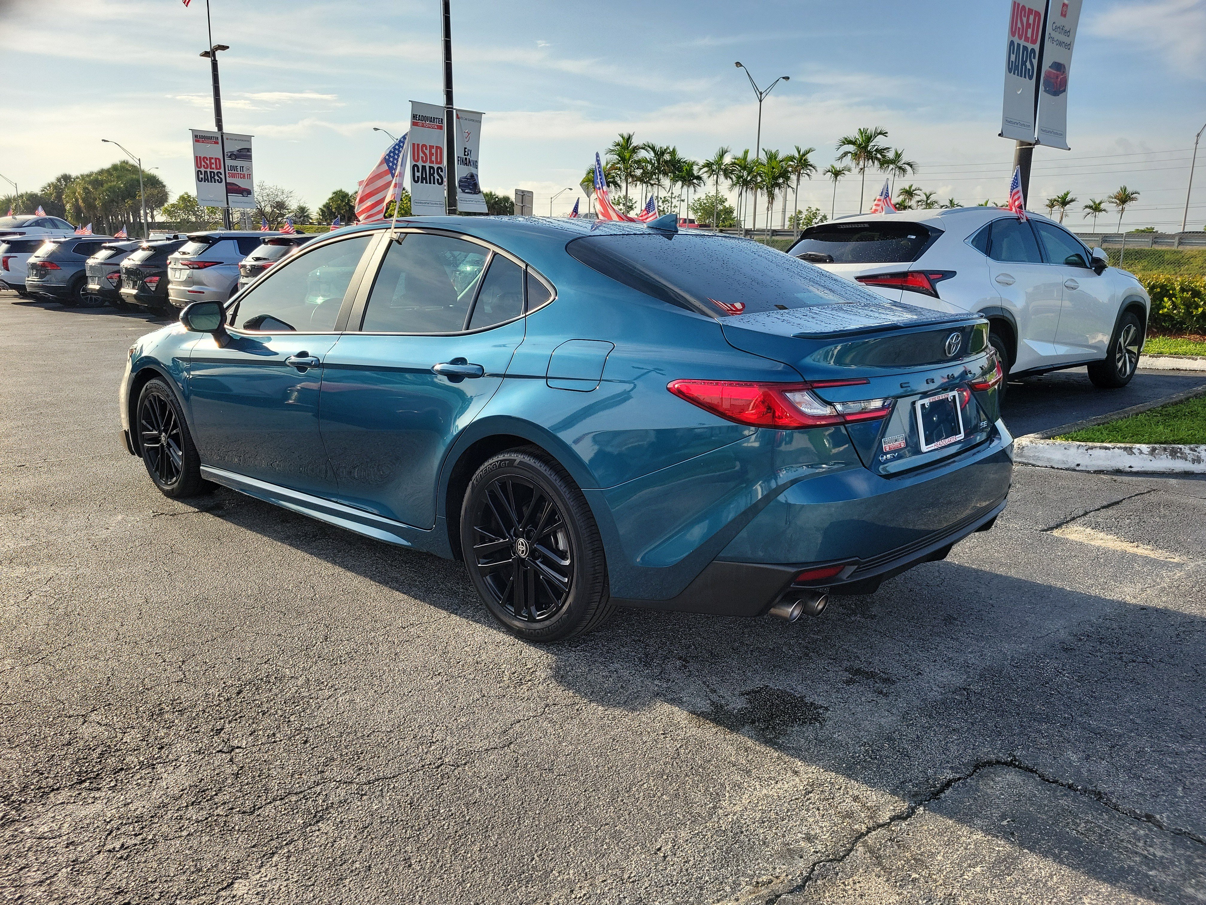 Used 2025 Toyota Camry SE FWD image 8