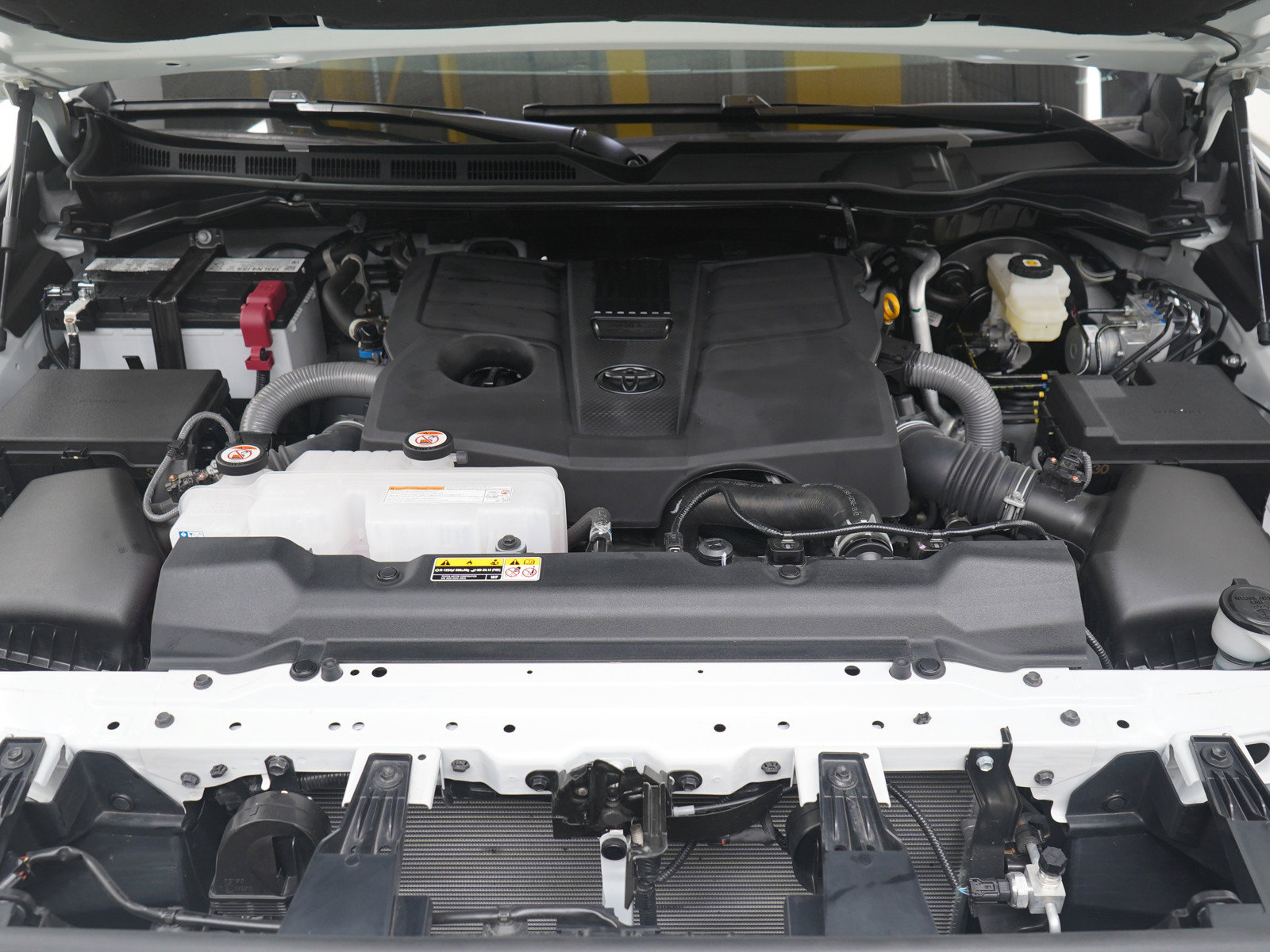 Used 2025 Toyota Tundra SR5 AWD/4WD image 32