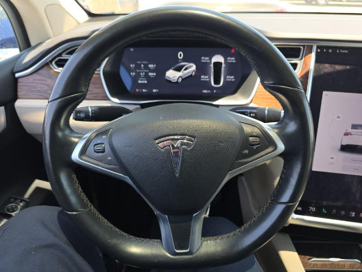 Used 2018 Tesla Model X 100D AWD/4WD image 5