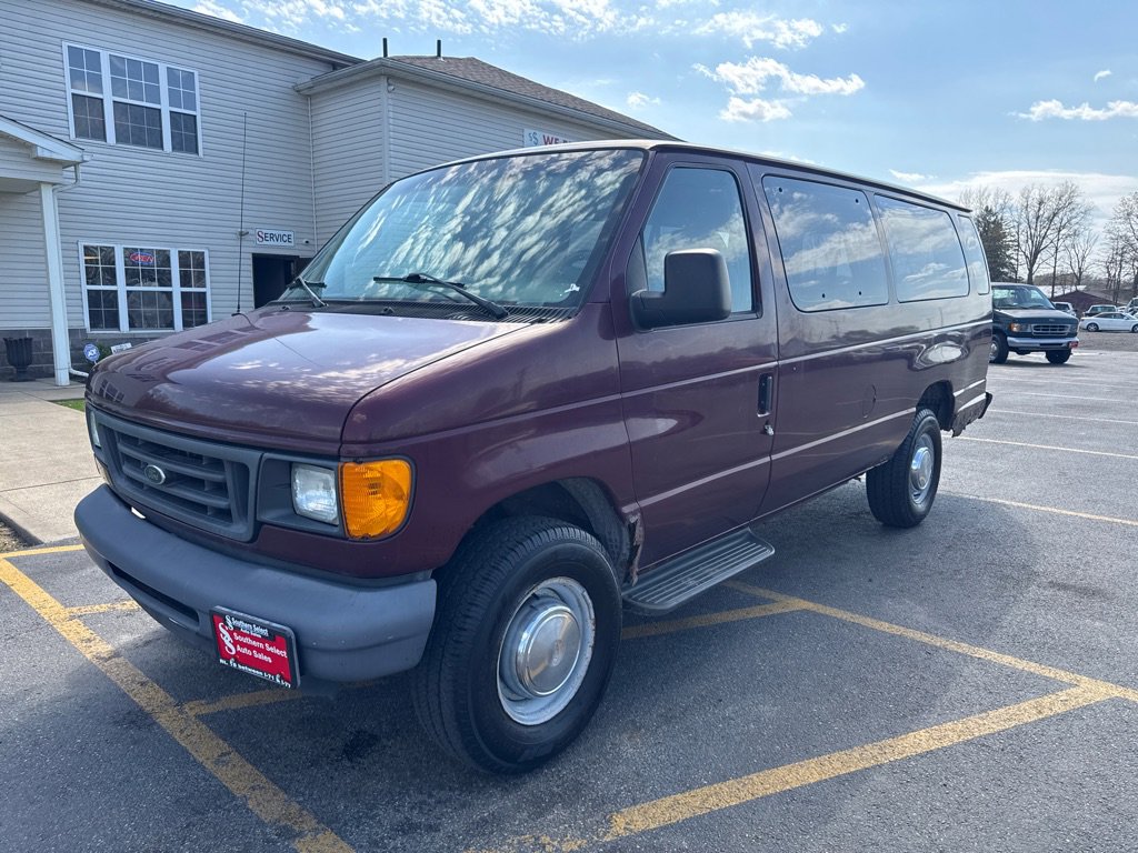 Used 2006 Ford E-350 and Econoline 350 XL RWD image 2
