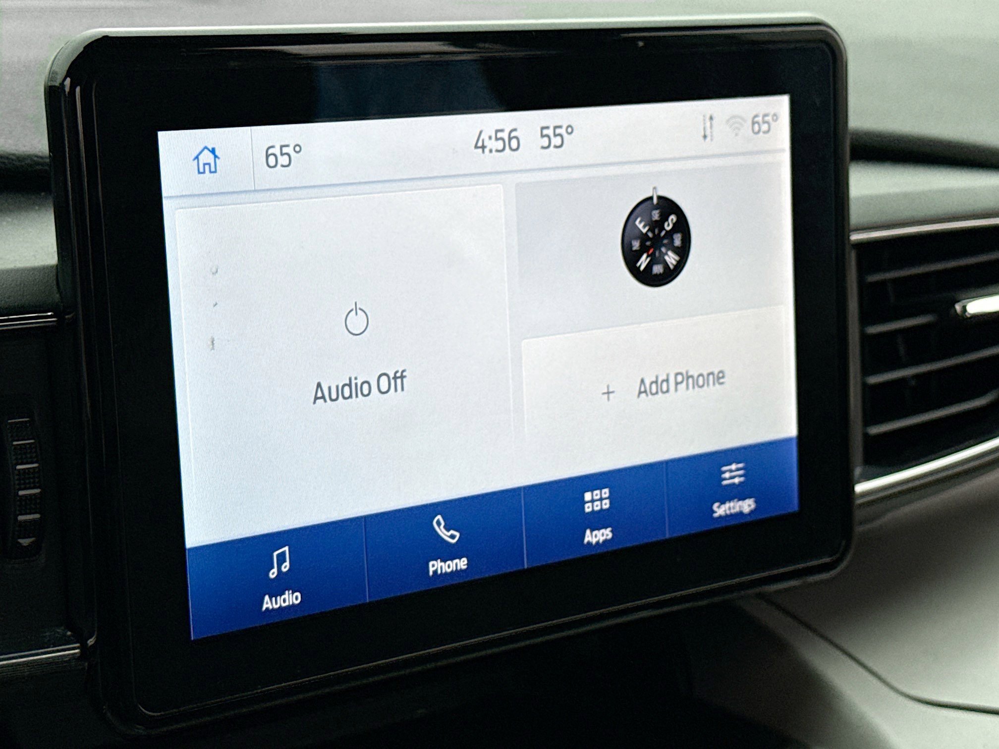 Used 2023 Ford Explorer XLT w/ Equipment Group 202A image 10