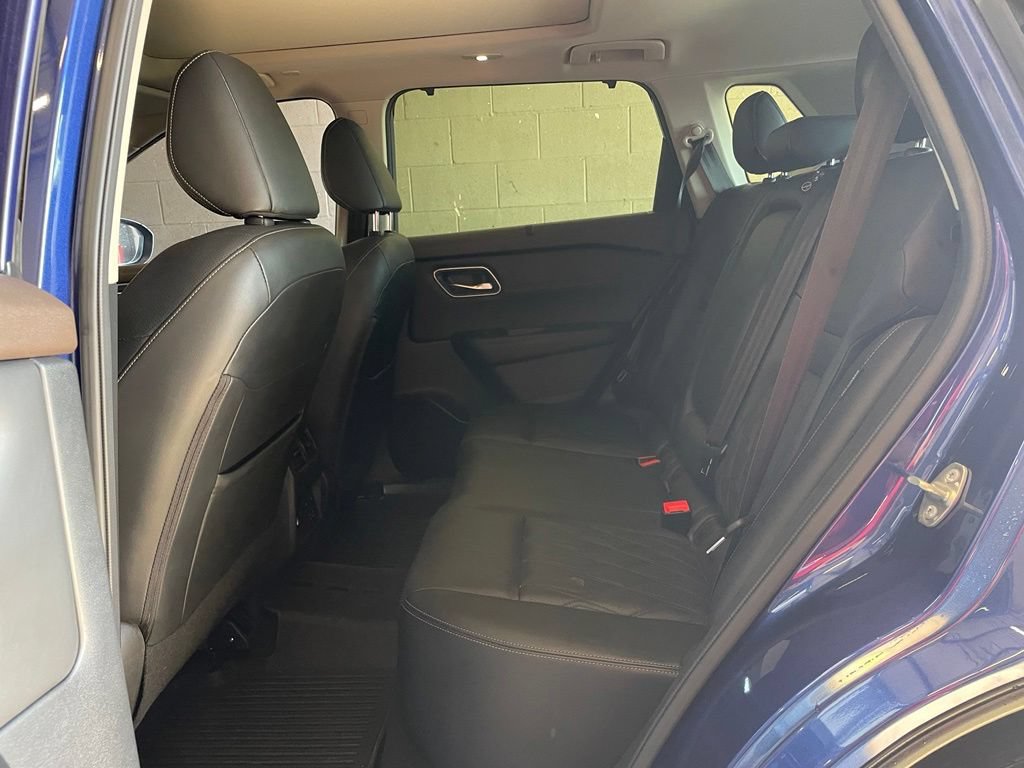 Certified 2023 Nissan Rogue Platinum w/ Platinum Premium Package FWD image 16