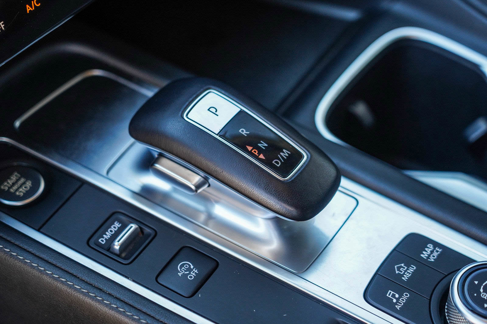 Used 2024 INFINITI QX60 Luxe w/ Cargo Package image 25