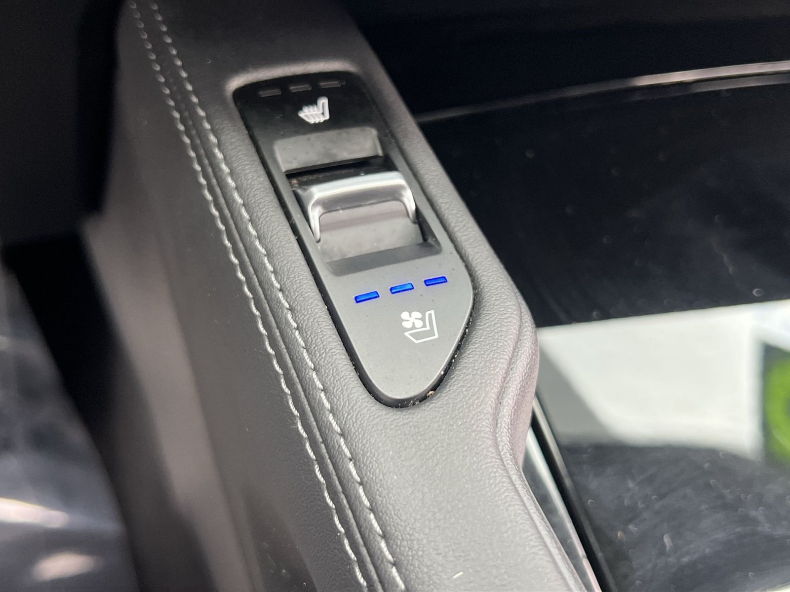 Used 2023 Kia Telluride EX AWD/4WD image 34