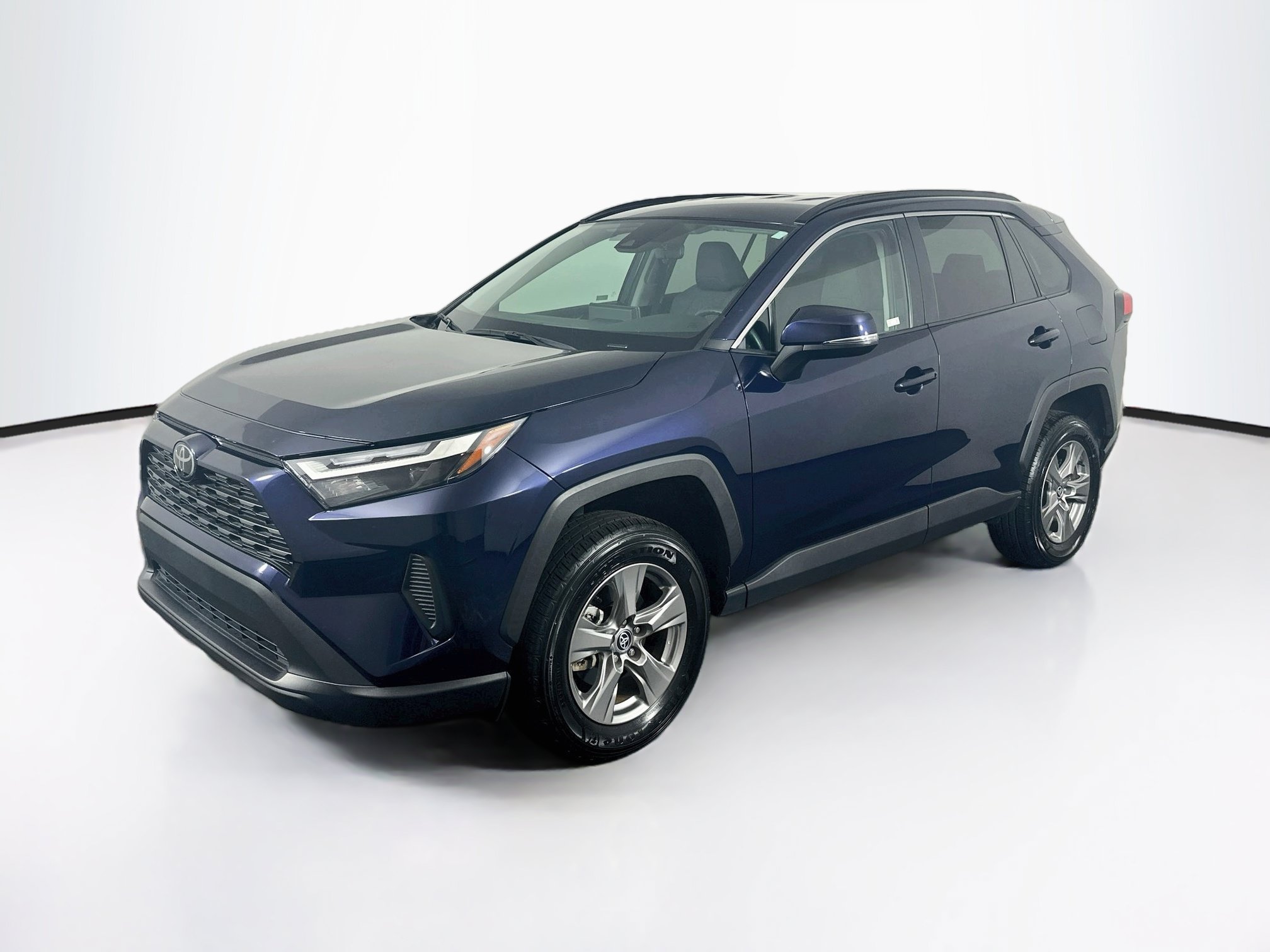 Used 2025 Toyota RAV4 XLE AWD/4WD image 3