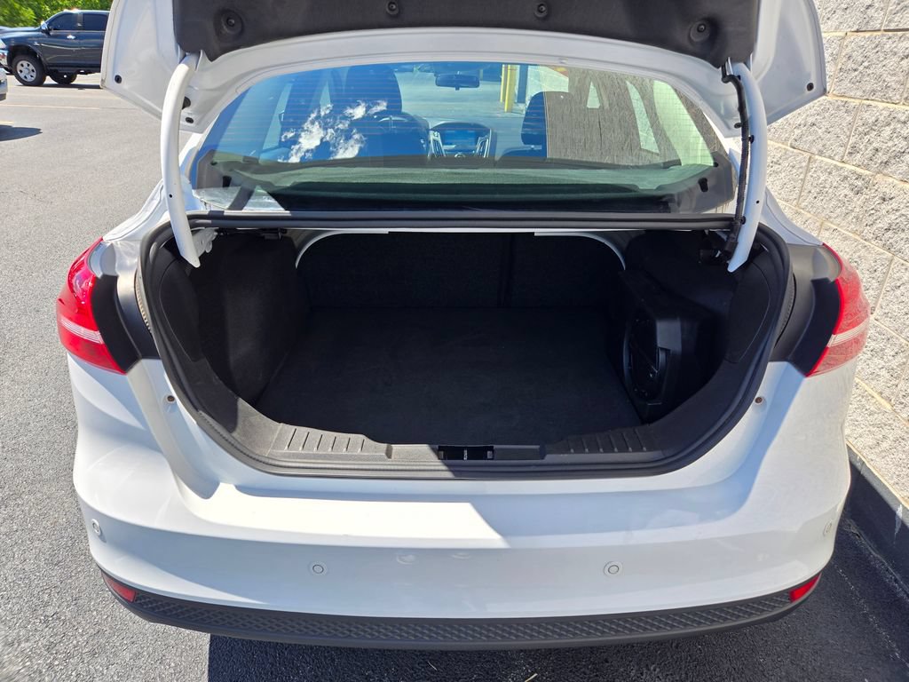 Used 2017 Ford Focus SEL FWD image 35