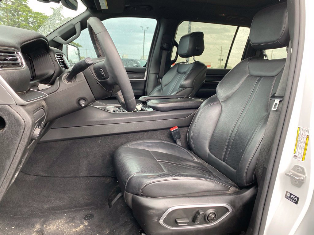 Used 2022 Jeep Wagoneer Series I w/ Premium Group I AWD/4WD image 14