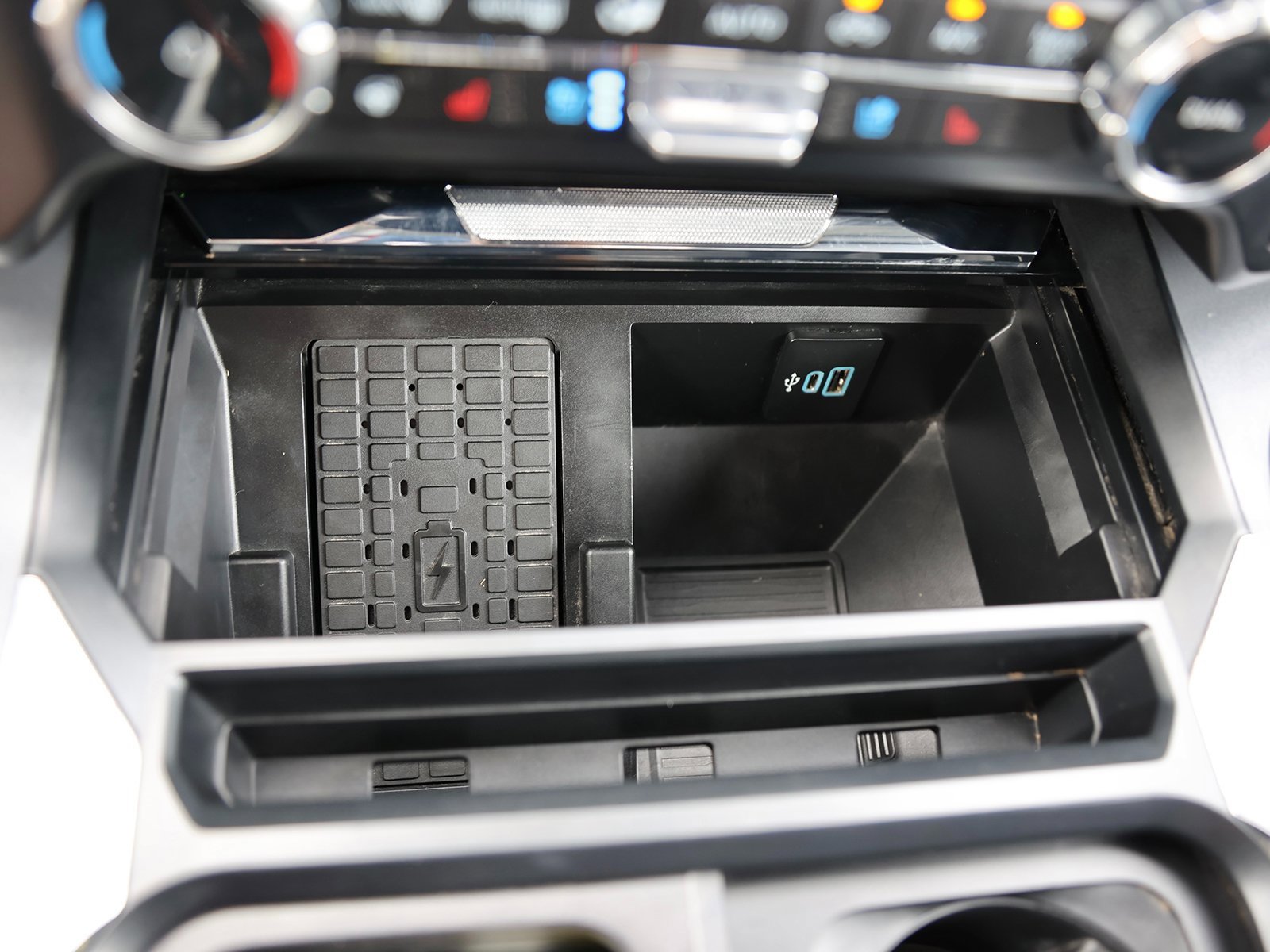 Certified 2024 Ford F250 Lariat image 30