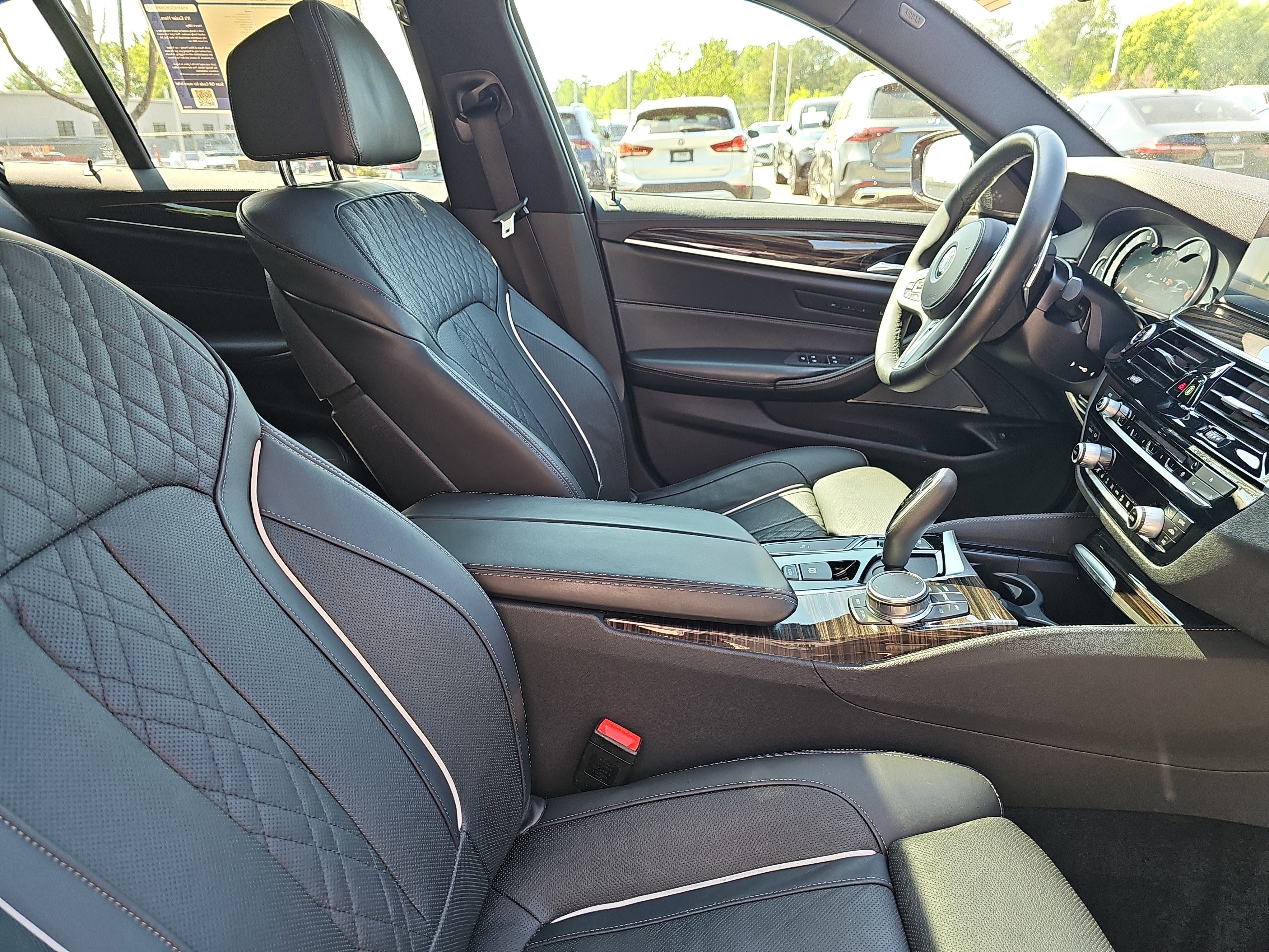 Used 2018 BMW M550i xDrive w/ Driving Assistance Package image 10