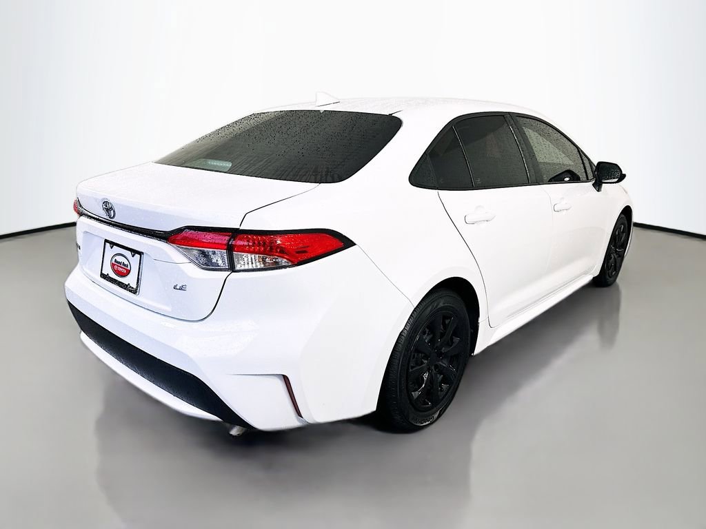 Used 2022 Toyota Corolla LE image 5