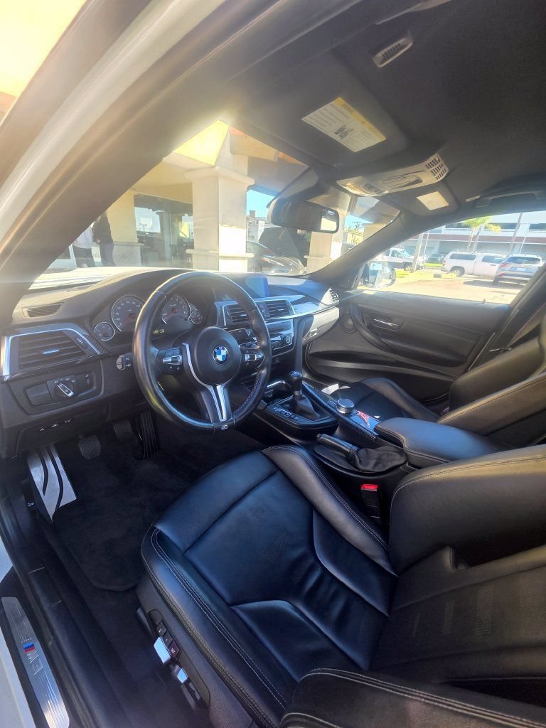 Used 2018 BMW M3 CS RWD image 5