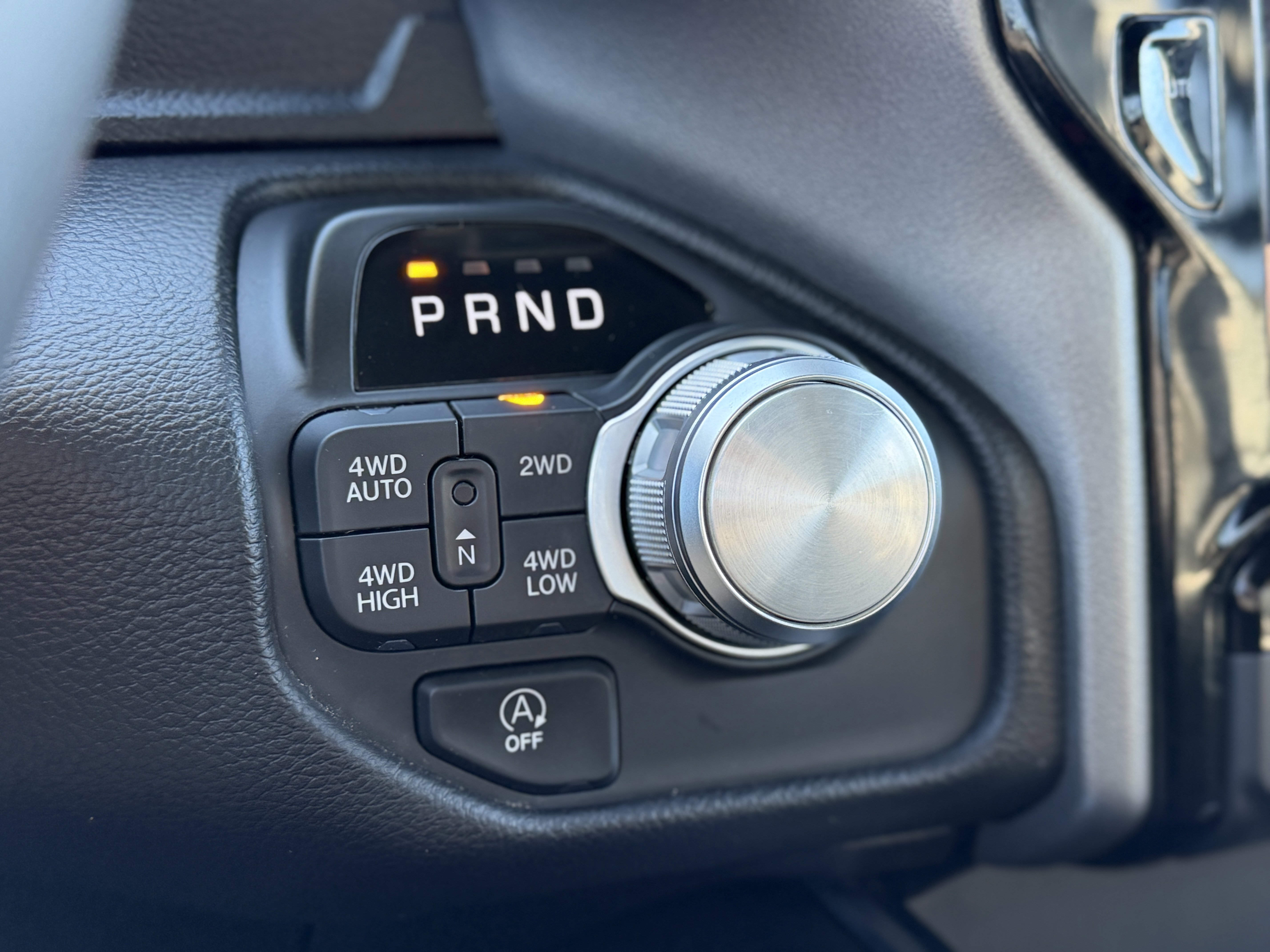 Used 2025 RAM 1500 Laramie AWD/4WD image 17