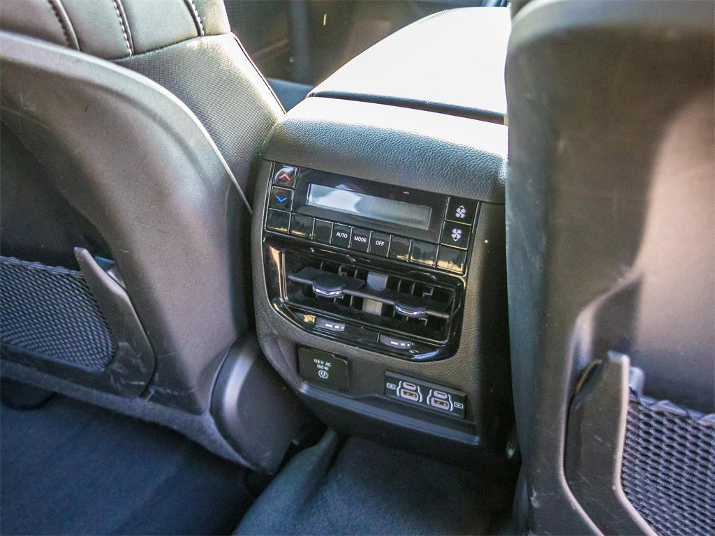 Used 2024 Jeep Grand Cherokee L Laredo image 19