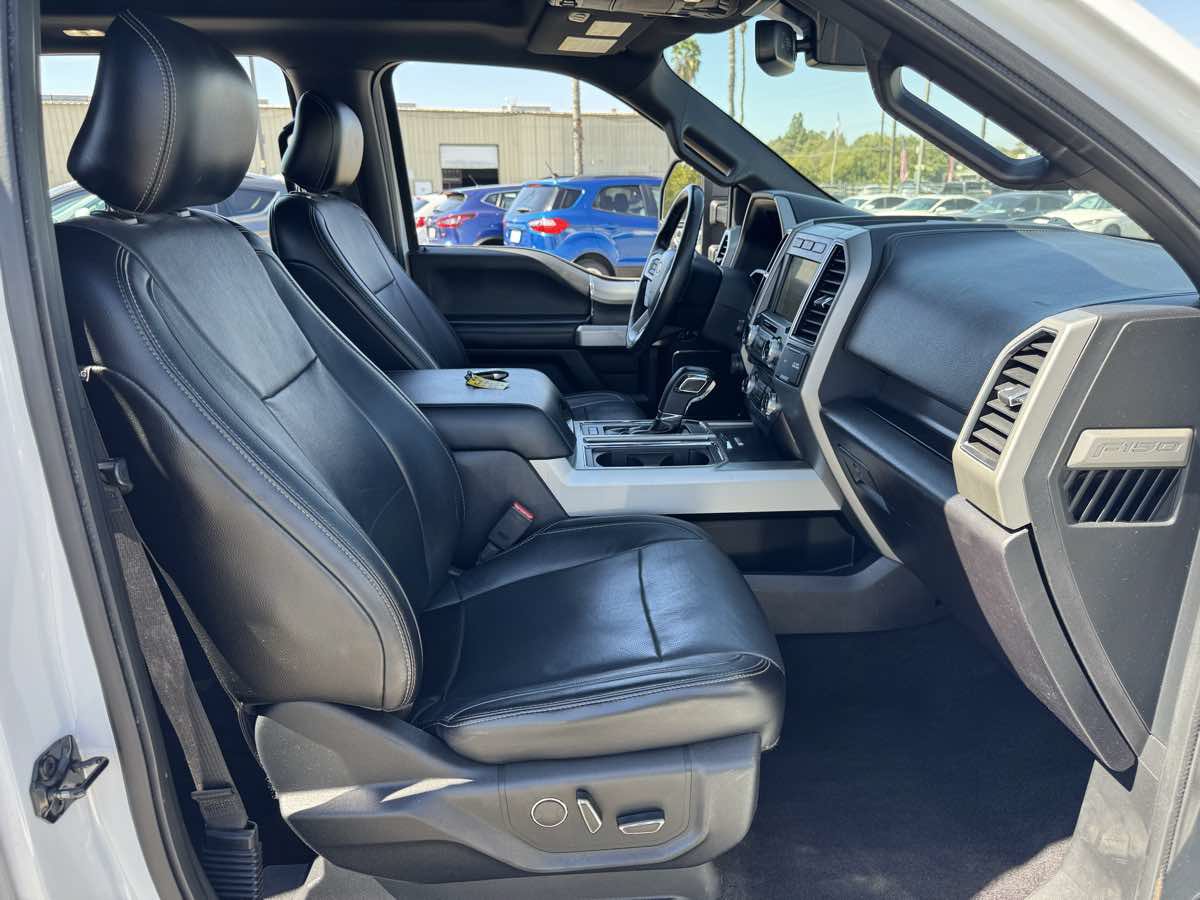 Used 2017 Ford F150 Lariat w/ Equipment Group 502A Luxury AWD/4WD image 14