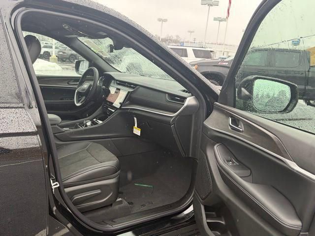 New 2026 Jeep Grand Cherokee Altitude AWD/4WD image 11