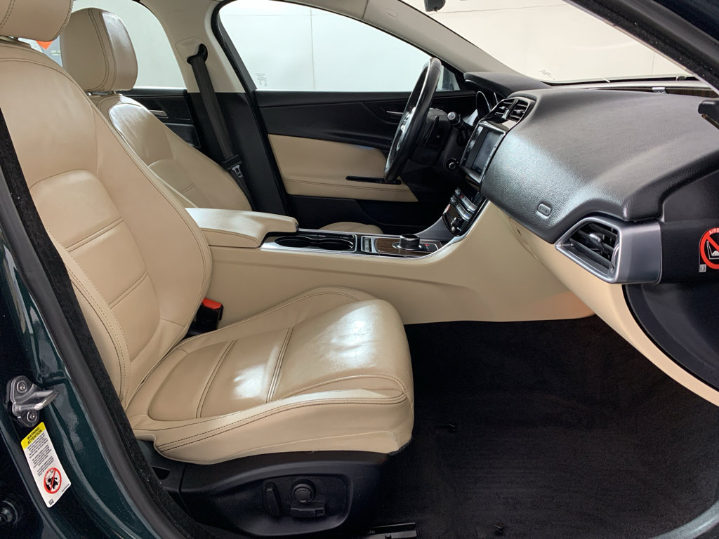 Used 2017 Jaguar XE Prestige image 42