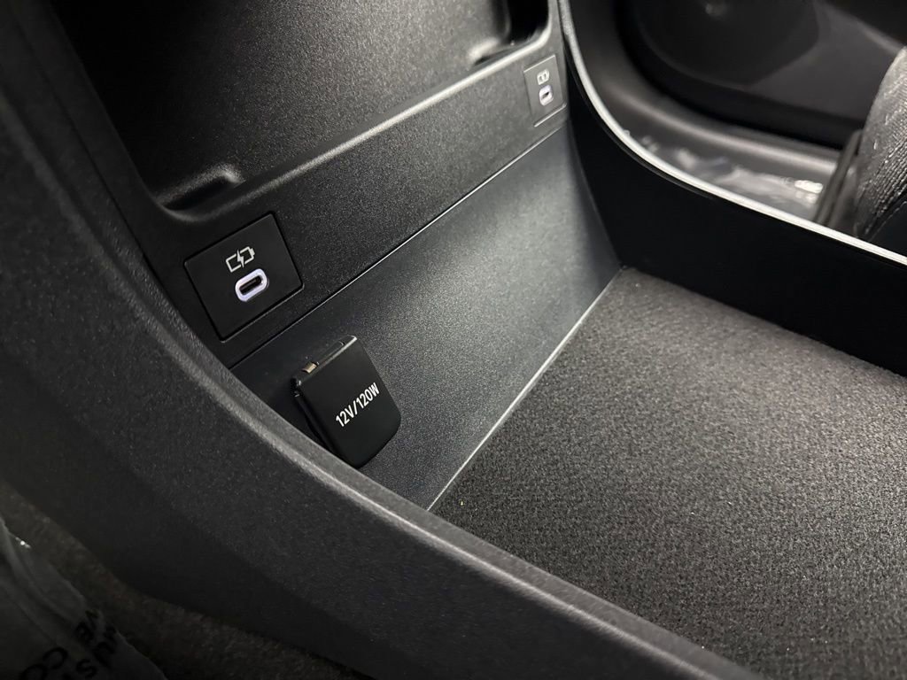 Used 2024 Toyota bZ4X XLE image 27