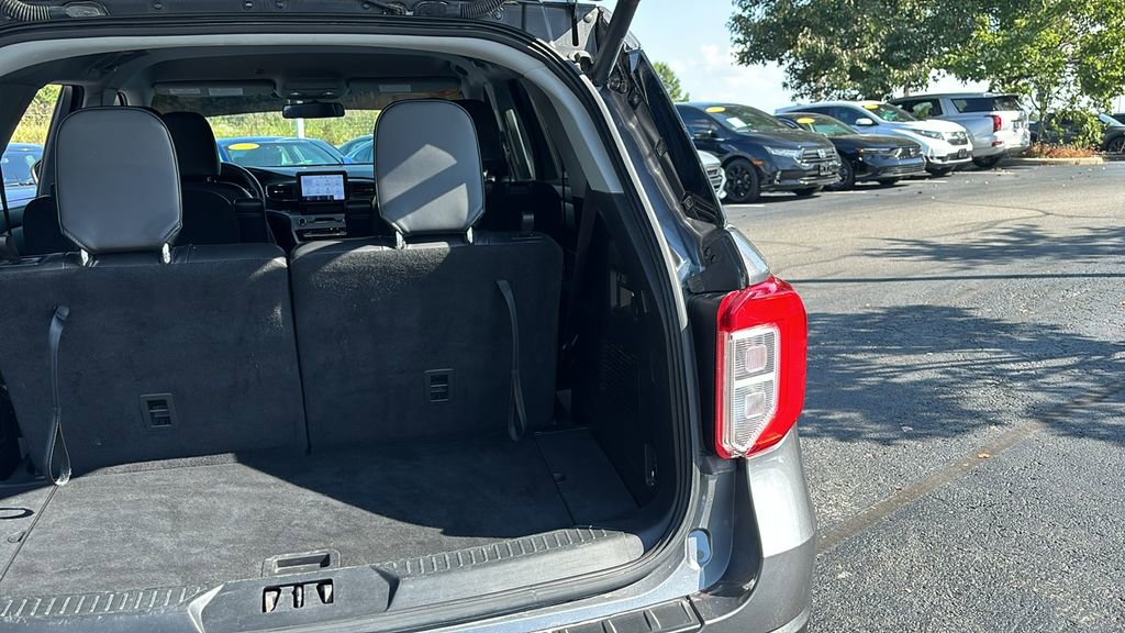 Used 2021 Ford Explorer XLT w/ Equipment Group 202A image 33