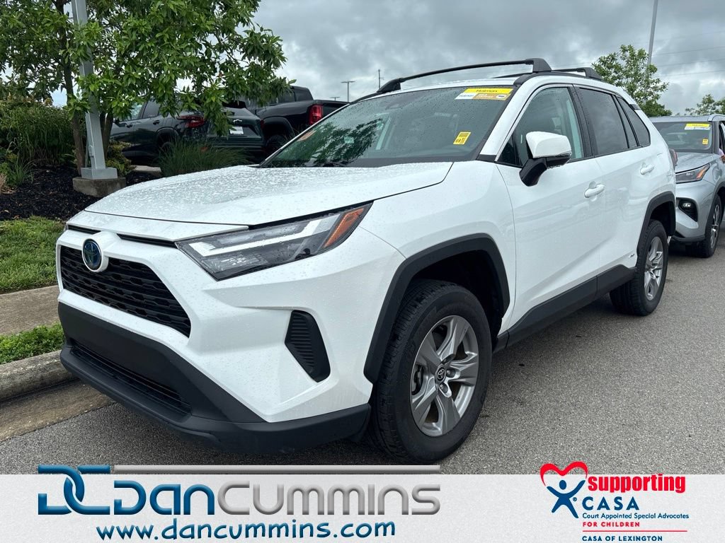 Used 2022 Toyota RAV4 XLE w/ Convenience Package AWD/4WD image 1