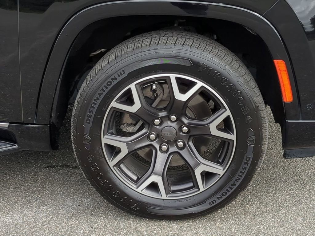 Used 2023 Jeep Wagoneer L Series III w/ Preferred Equipment Group image 11