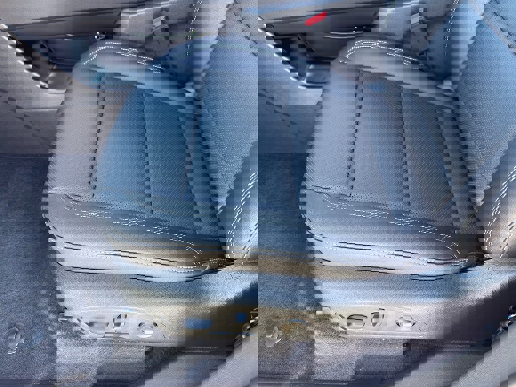 New 2026 Chevrolet Traverse LT image 11