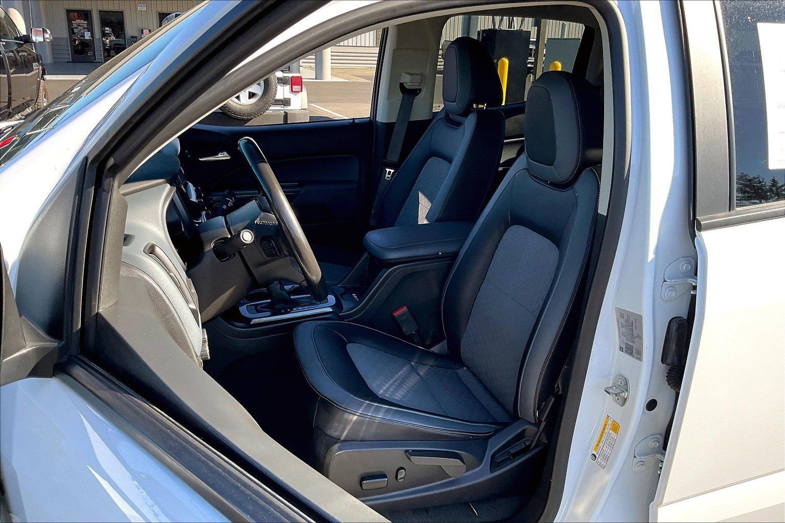 Used 2022 Chevrolet Colorado Z71 image 24