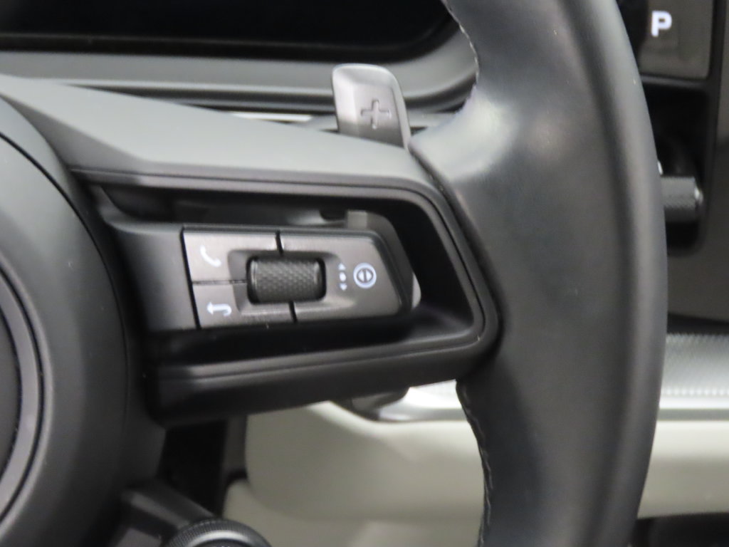 Certified 2025 Porsche Cayenne AWD/4WD image 22