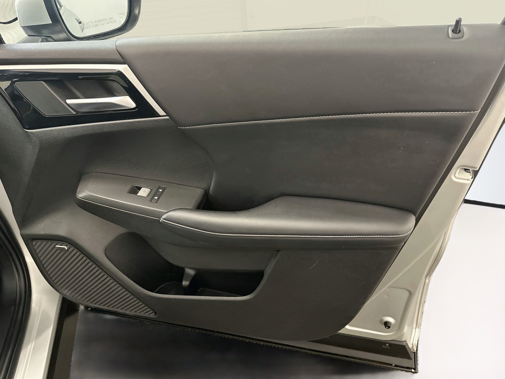 Used 2025 Mitsubishi Outlander SE AWD/4WD image 35