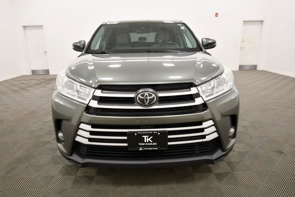 Used 2019 Toyota Highlander XLE w/ Protection Package #3 AWD/4WD image 11
