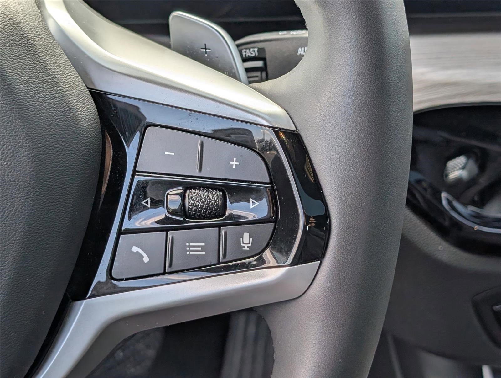 Used 2025 BMW 330i Sedan image 22