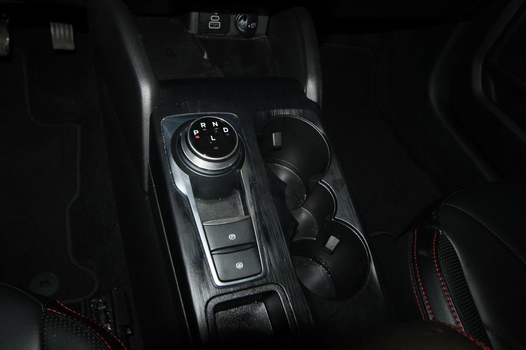 Used 2025 Ford Escape ST-Line Elite w/ Premium Technology Package AWD/4WD image 17