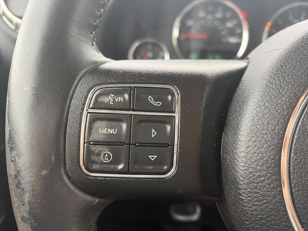 Used 2017 Jeep Wrangler Unlimited Sahara w/ Connectivity Group AWD/4WD image 18