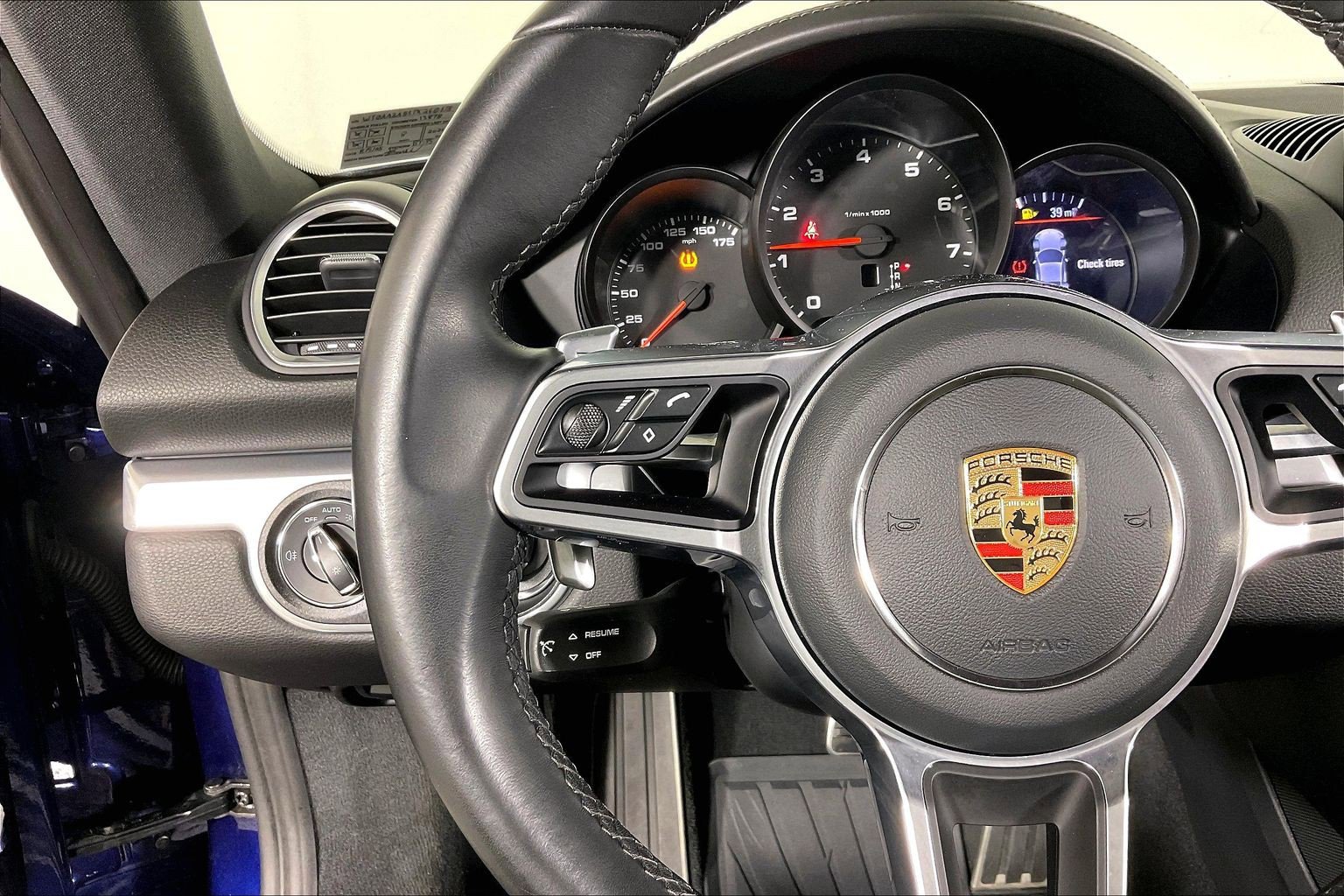 Used 2023 Porsche 718 Cayman RWD image 17