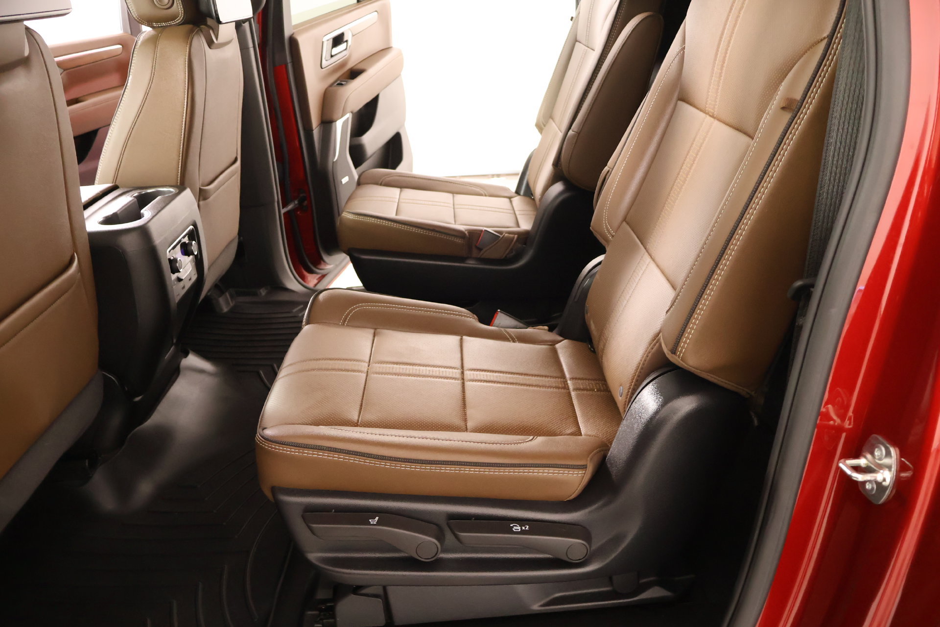 Used 2026 Chevrolet Suburban High Country AWD/4WD image 13