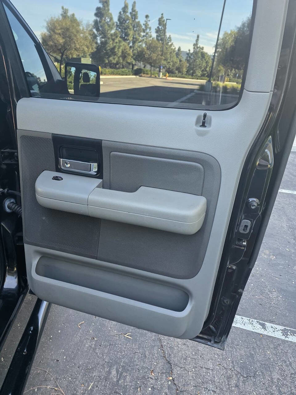 Used 2005 Ford F150 Lariat image 15