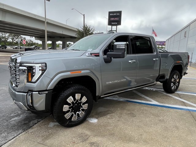 New 2026 GMC Sierra 3500 Denali w/ Denali Reserve Package image 3