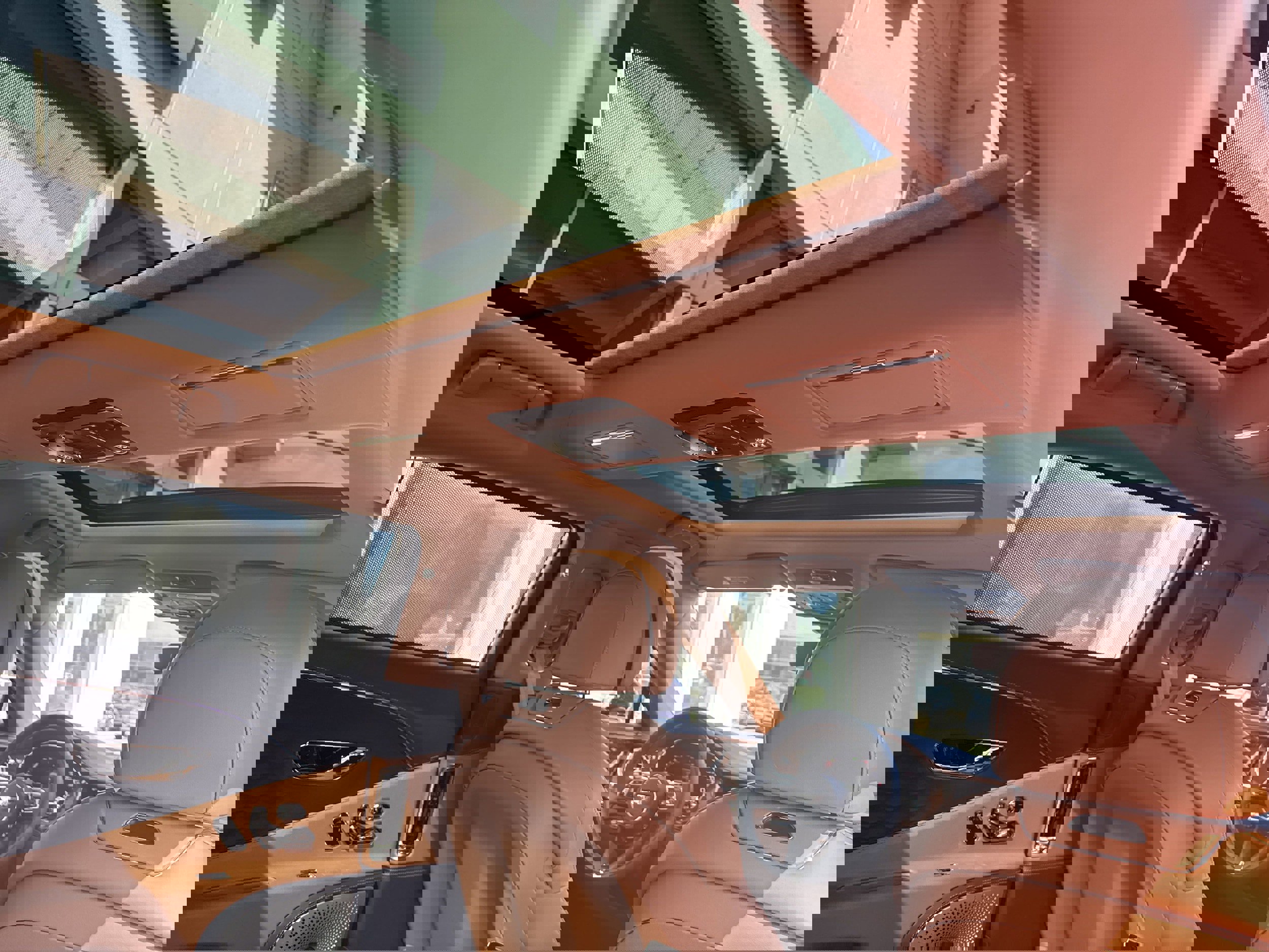 New 2025 Bentley Flying Spur Plug-In Hybrid image 16