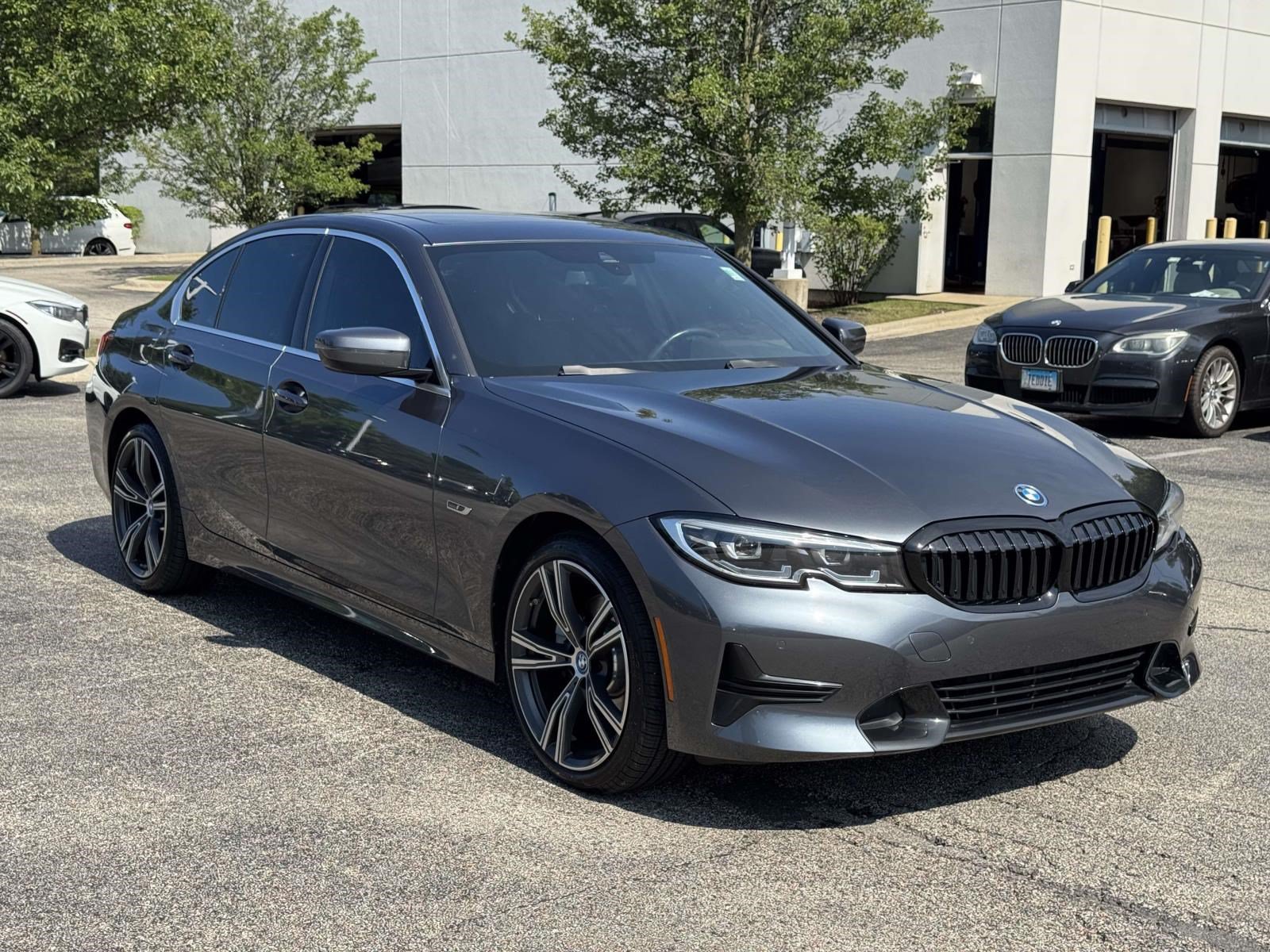 Used 2022 BMW 330e w/ Convenience Package RWD image 3