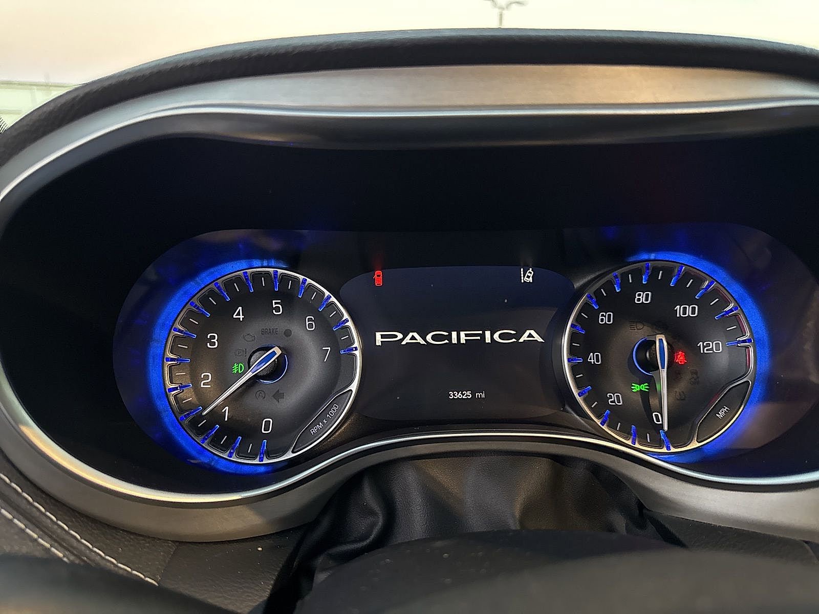 Used 2023 Chrysler Pacifica Limited w/ S Appearance Package image 25